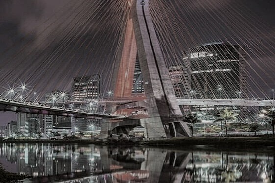 São Paulo's cable-stayed bridge at night